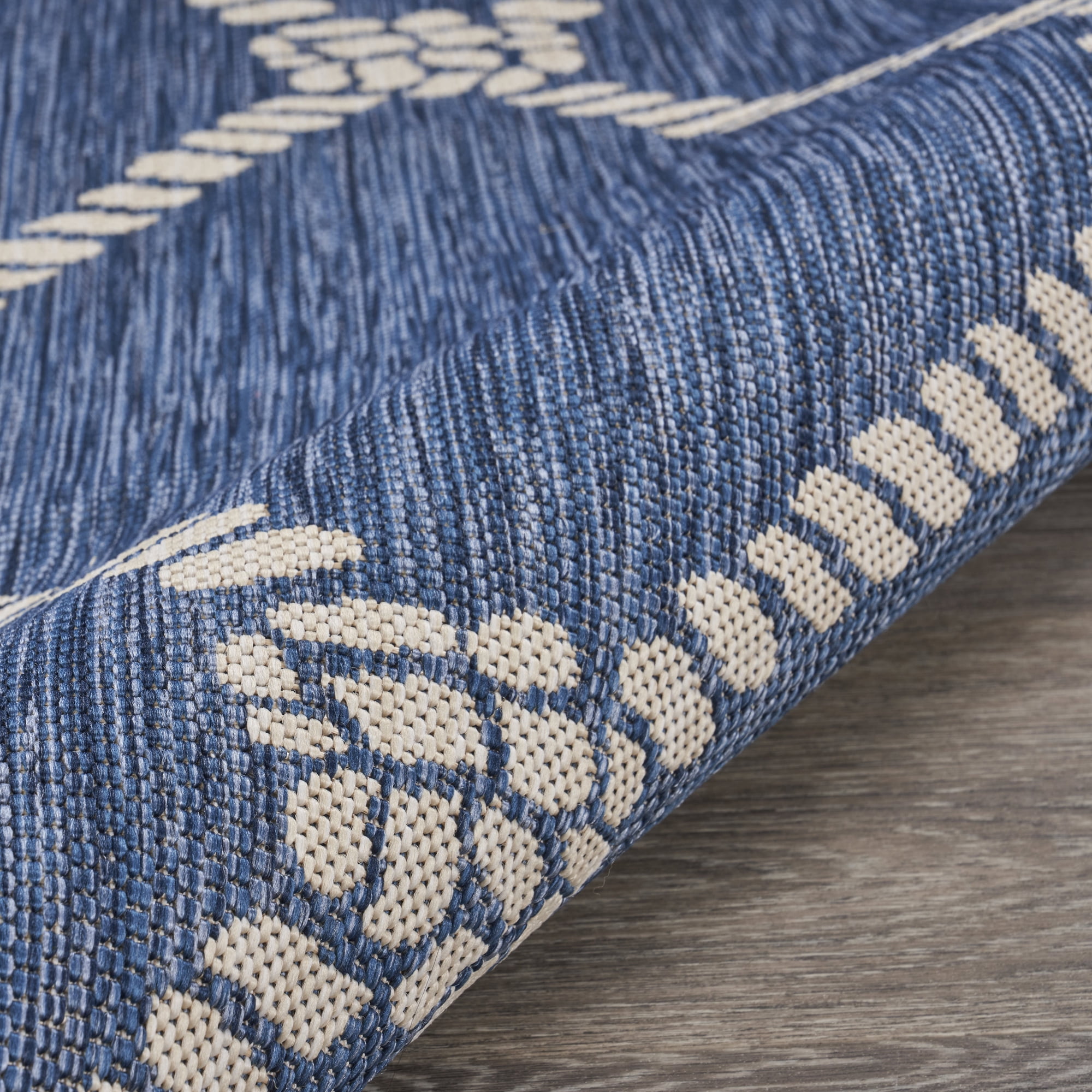 Ox Bay Sophie 5'3" Round Navy Nautical Rope Indoor/Outdoor Area Rug