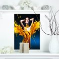 thumbnail image 1 of Femme en Jaune avec Bijoux - Impression sur Toile Portrait, 1 of 3