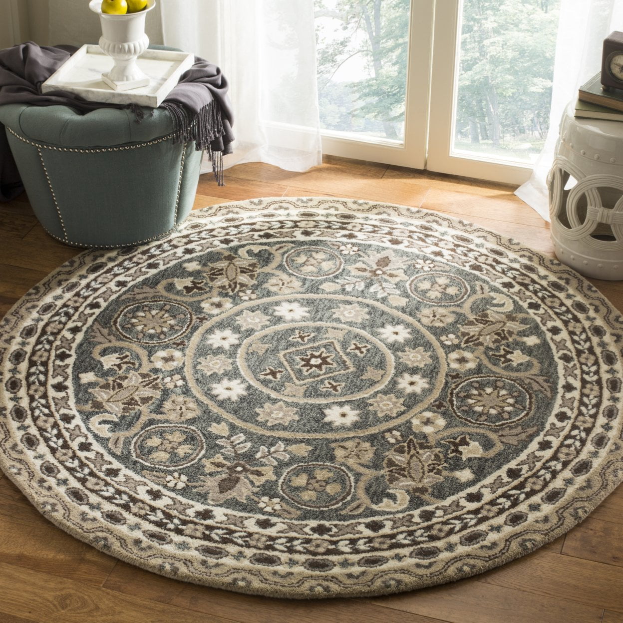 SAFAVIEH Bella Leah Medallion Traditional Wool Area Rug, Grey/Taupe, 5' x 8'