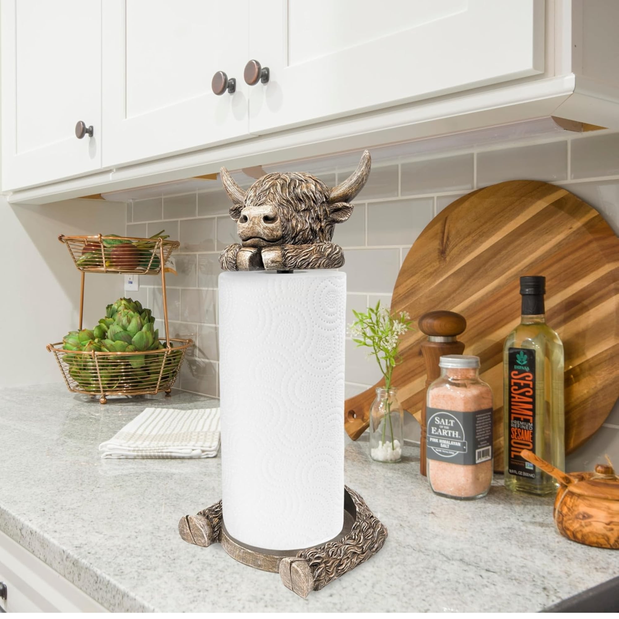 Rustic Highland Cow Paper Towel Holder - Unique Resin & Metal Farmhouse | Country Style Decor for Kitchen & Dining, Adorable Highland Cow Design, Ideal Gift Idea, Fits Standard Rolls