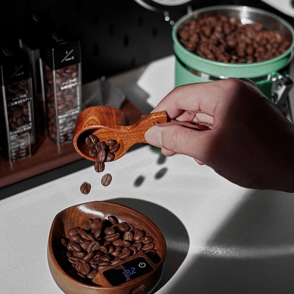 WINDLAND Multifunctional Digital Kitchen Scale Food Scale Coffee Scale Rechargeable Coffee Weighing Tray for Coffee Enthusiasts