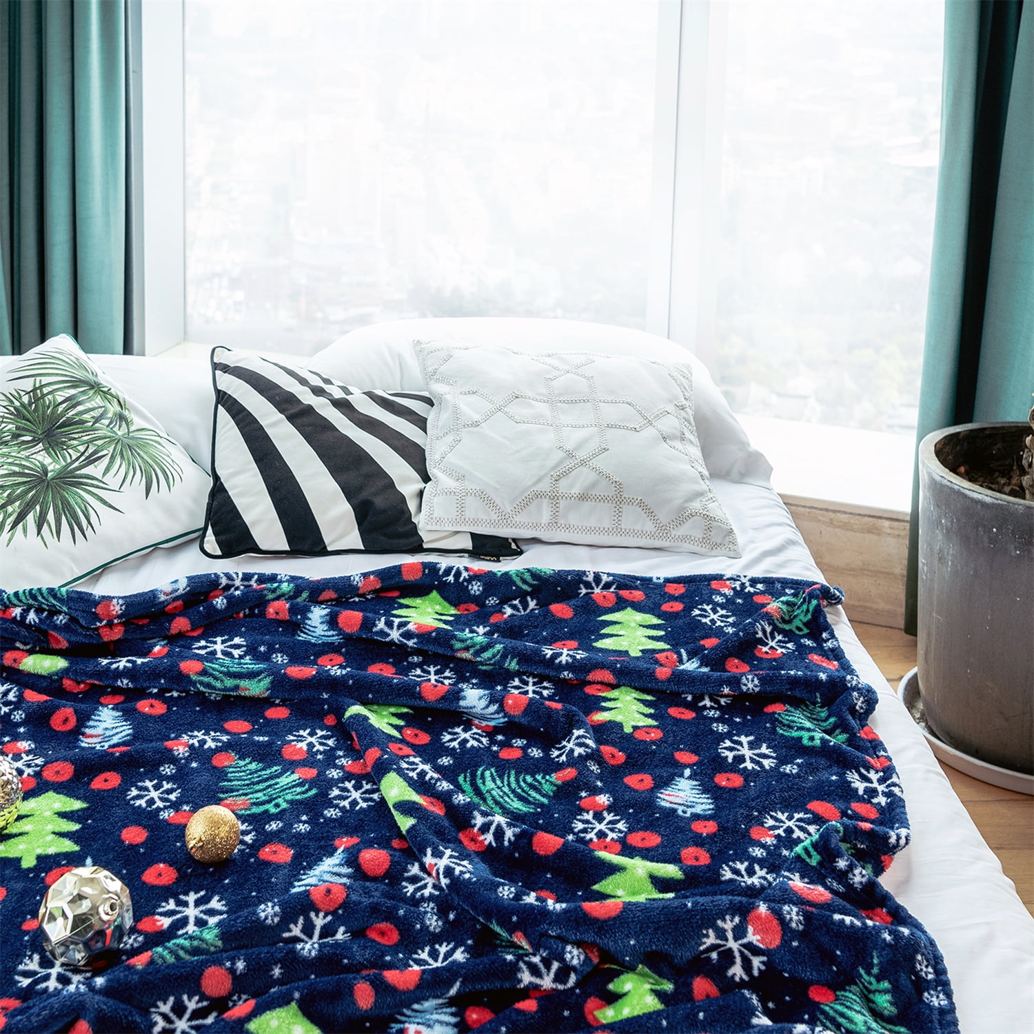 JML Fleece Blanket Throw Blanket Soft Cozy Microfiber Blankets for Sofa, Couch & Bed