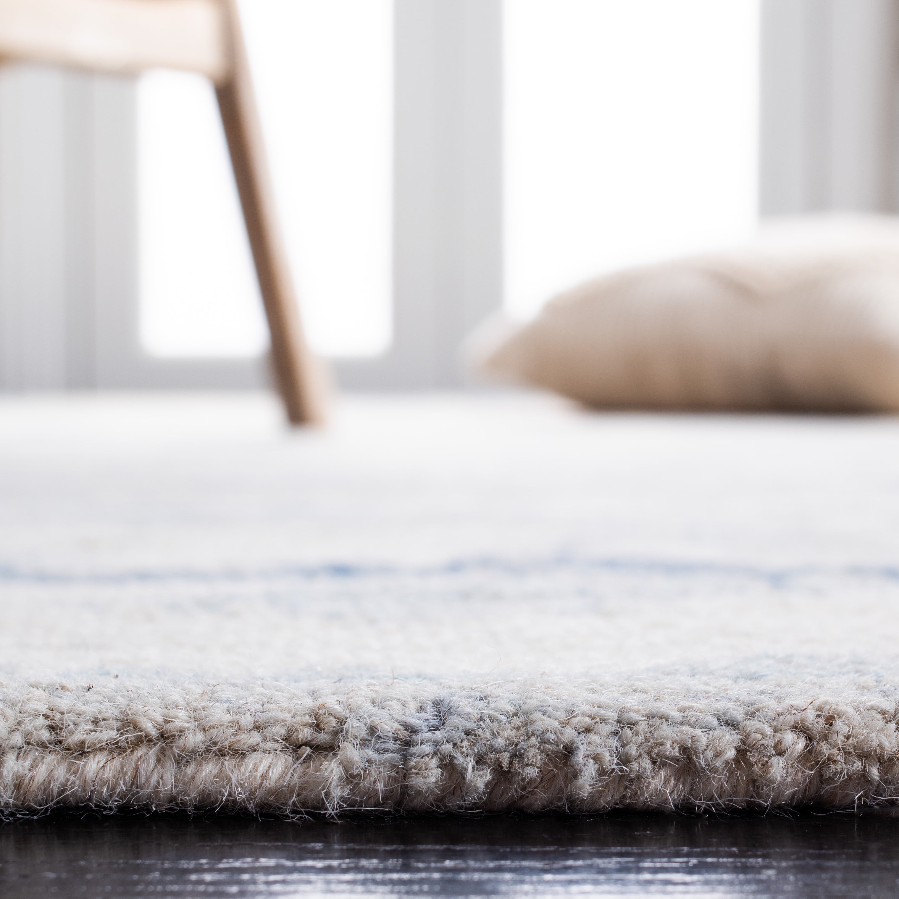 SAFAVIEH Abstract Seachlann Abstract Wool Area Rug, Ivory/Blue, 2' x 3'