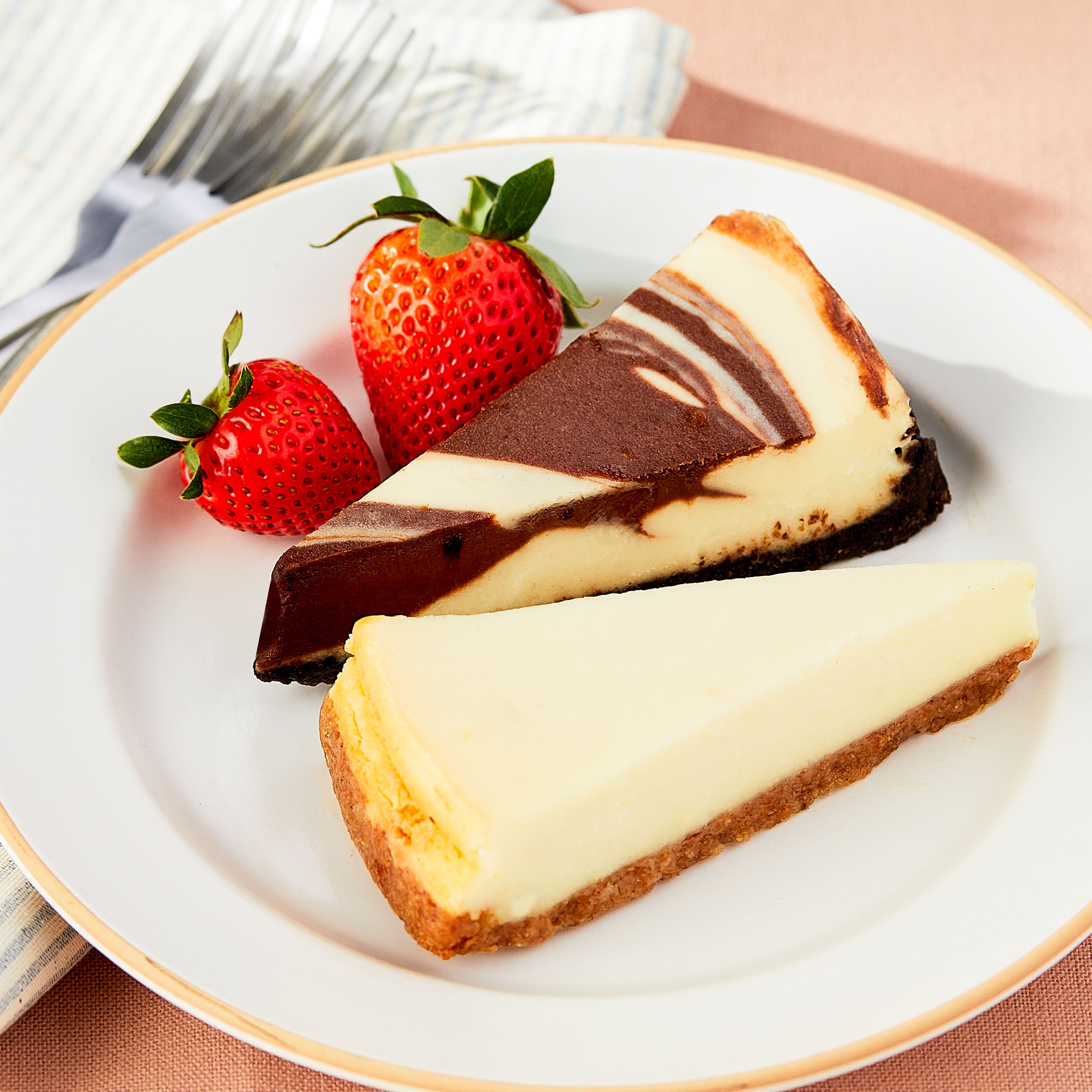 Freshness Guaranteed New York Style & Chocolate Marble Cheesecake, 6 oz, 2 Slices