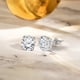 thumbnail image 2 of Pendientes de Botón solitario JeenMata de 4 puntas con diamantes redondos de 0,58 quilates Chapado en oro blanco de 18 K sobre plata, 2 of 5