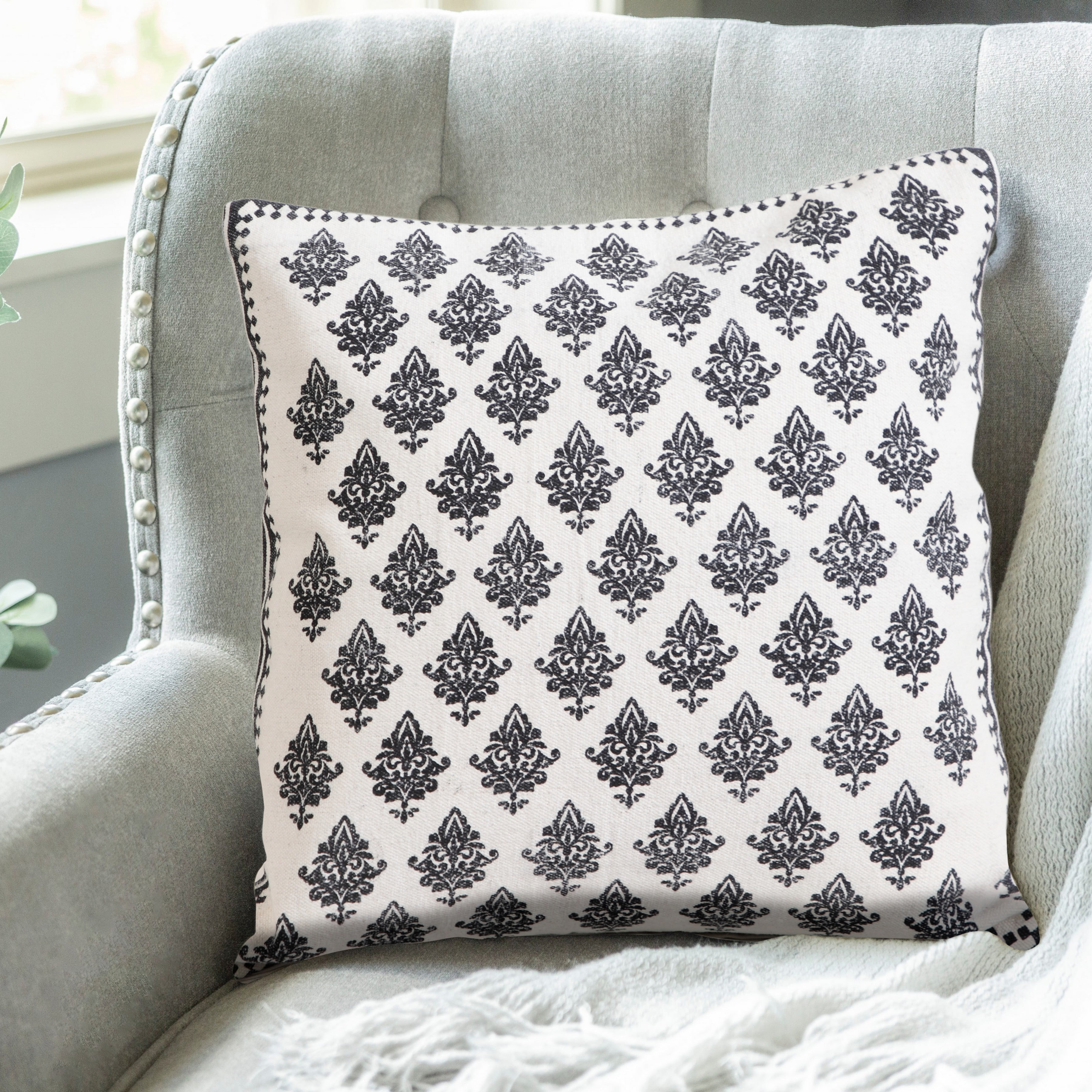 Harlow Hill Grace 20" x 20" White/Black Damask Cotton Adult Decorative Throw Pillow