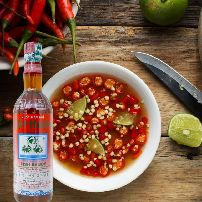 THREE CRABS Brand Fish Sauce, Anchovy-Based, 24 fl oz, Authentic