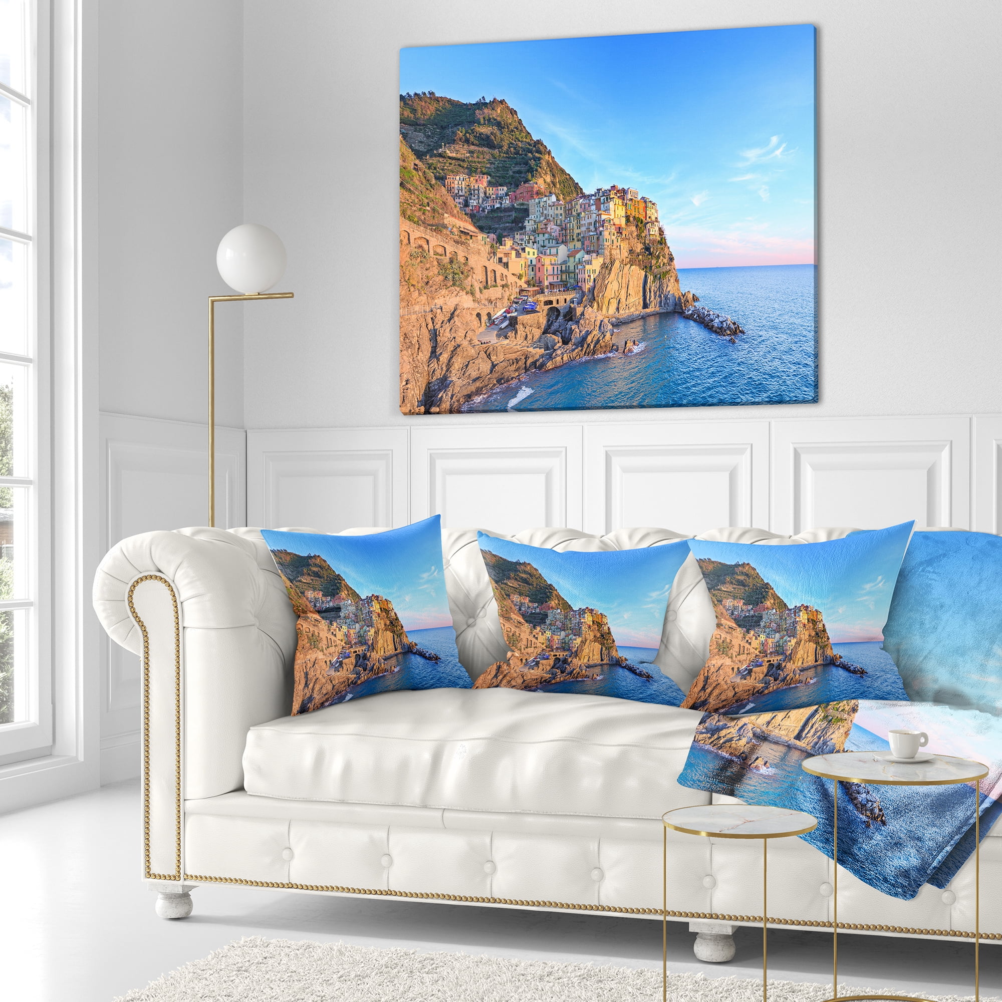Designart Manarola Village Cinque Terre Italy - Seashore Throw Pillow - 16x16