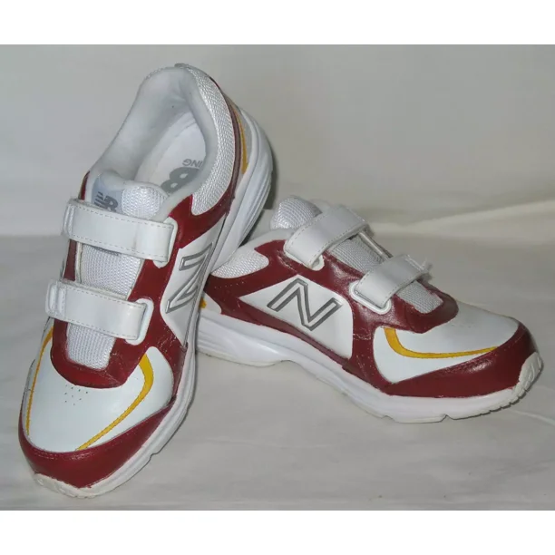 Unisex Men's size 7 / Women's size 8 1/2 New Balance Leather Shoes