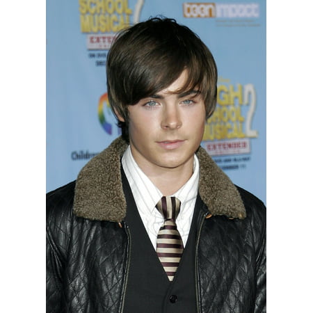 Zac Efron At Arrivals For Dvd Premiere Of High School Musical 2 Benefitting Los Angeles ChildrenS Hospital Teen Impact Program El Capitain Theatre Los Angeles Ca November 19 2007 Photo By Adam
