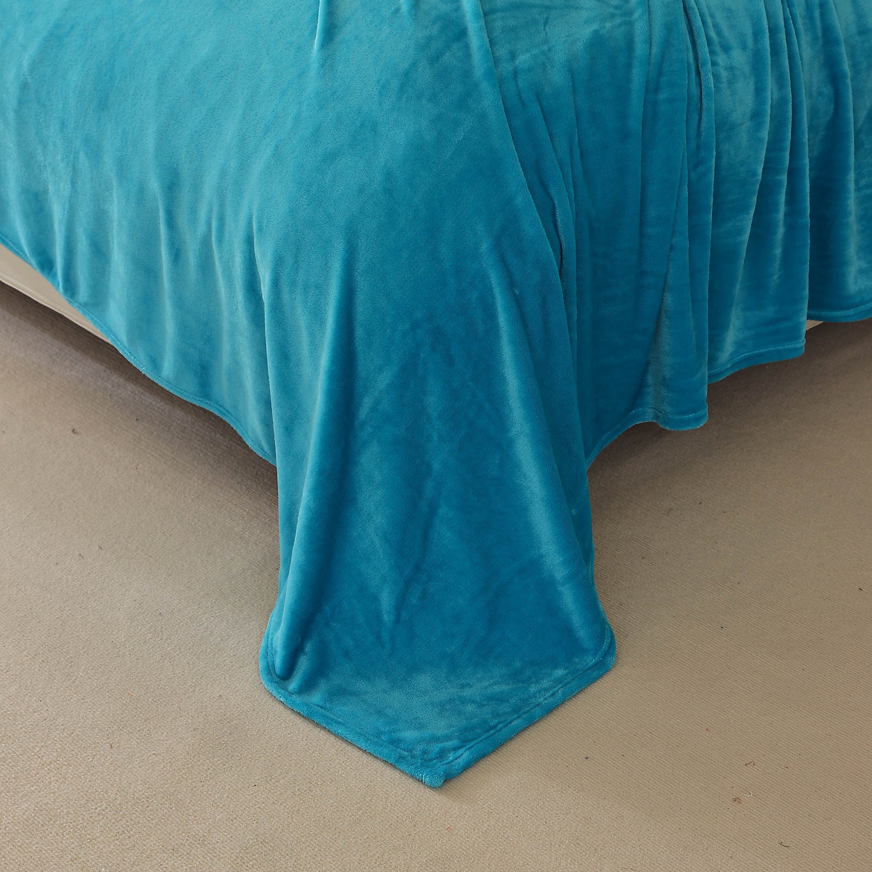 Fleece Bed Blanket King Size 104x90 inches Super Soft Fluffy Fuzzy Plush Blanket Geometric Pattern Cozy Microfiber Flannel Blankets