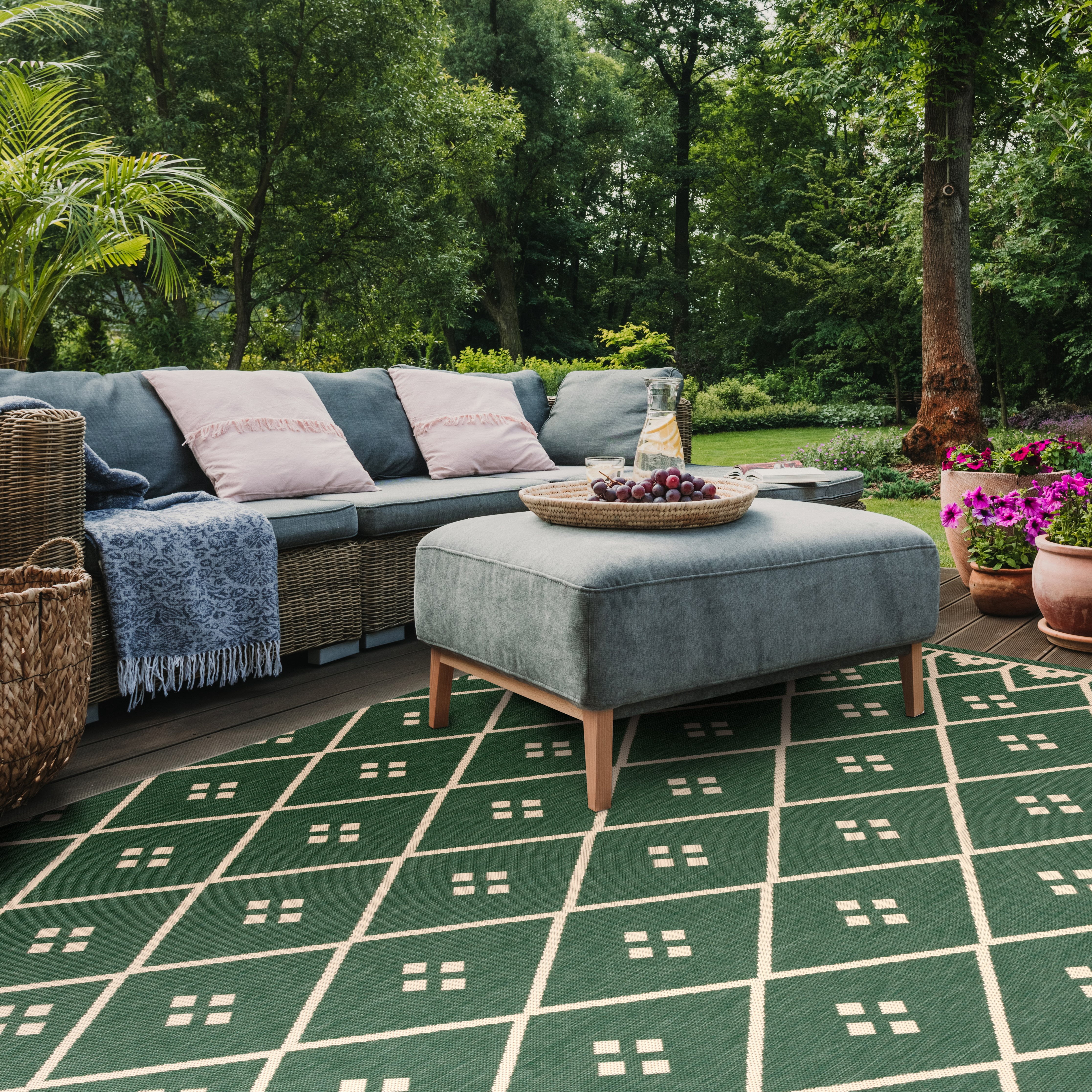 SAFAVIEH Courtyard Cori Bordered Indoor/Outdoor Area Rug, Dark Green/Beige, 9' x 12'
