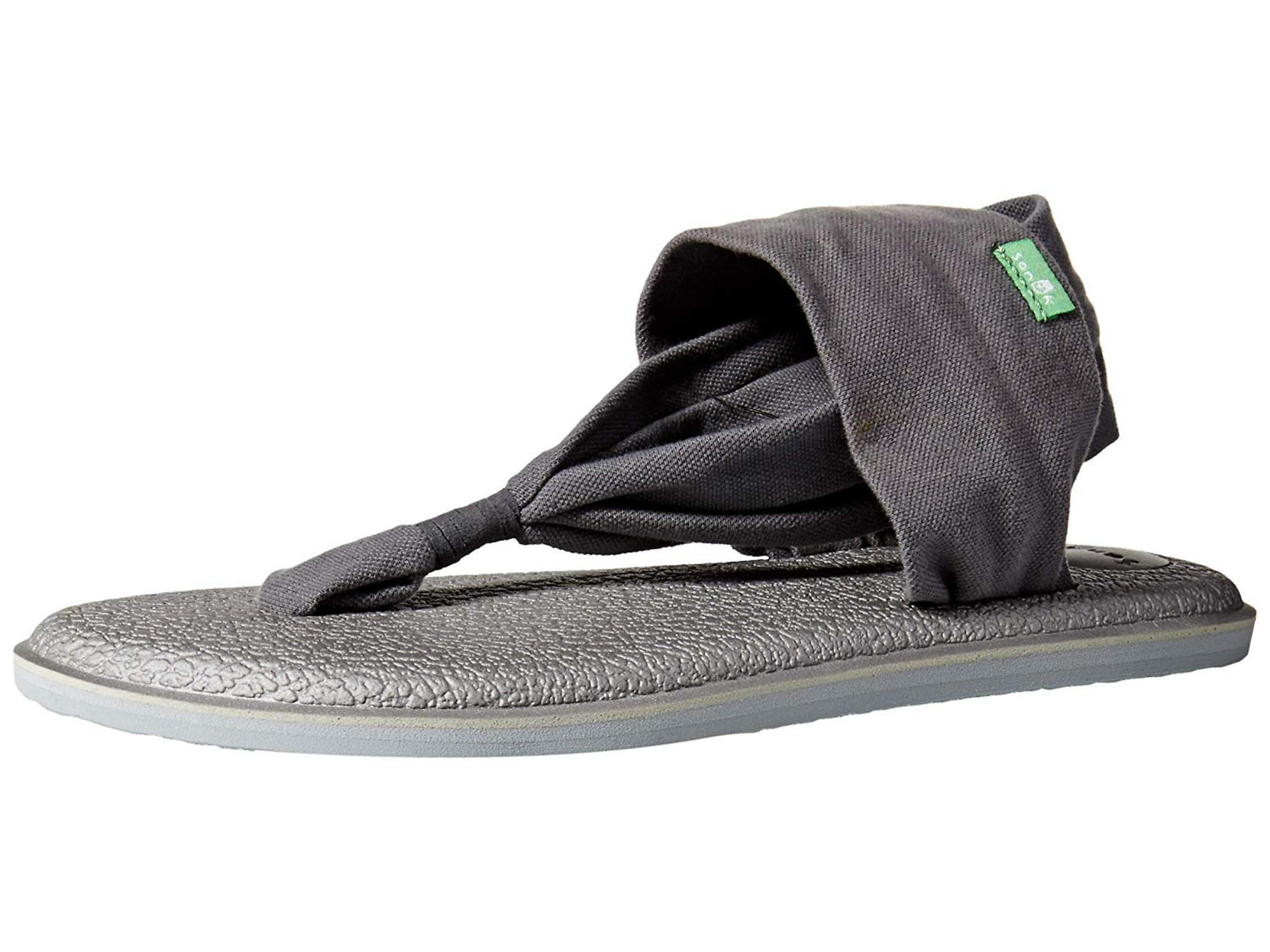 sanuk closed toe sandals