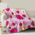 thumbnail image 1 of Manta NuKuNsKf Fresa Floral Rosa de Peluche 152x127 cm, 1 of 6