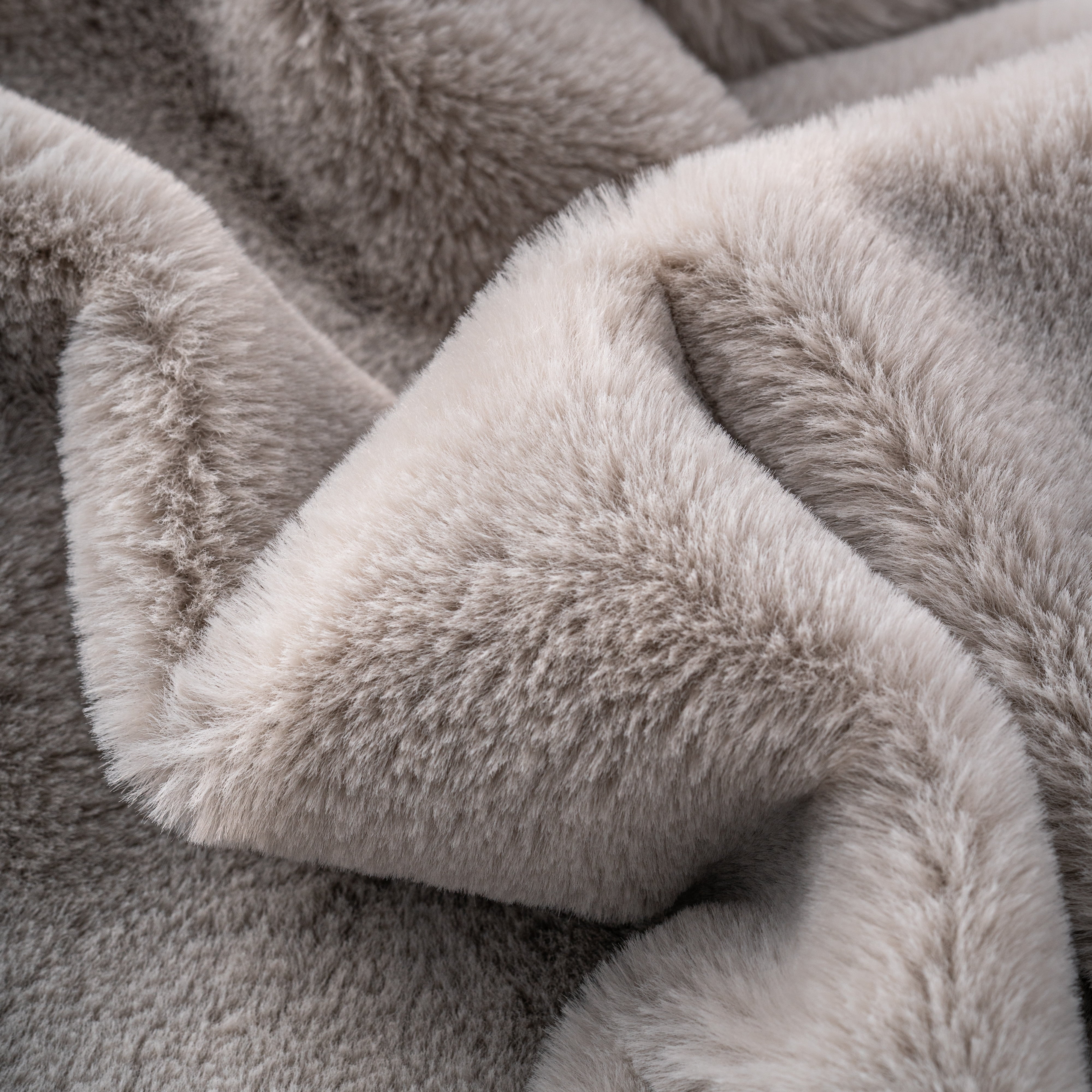 Mellowdy Faux Rabbit Fur Twin/Full Blanket (Dark Brown, 60x80 inches) - Luxury, Silky, Fluffy Throw