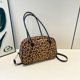 thumbnail image 1 of Bolso de mano retro con diseño de leopardo para mujer, novedad de otoño e invierno de 2025, bolso de mano de gran capacidad para ir al trabajo, bolso de hombro tipo axila., 1 of 5