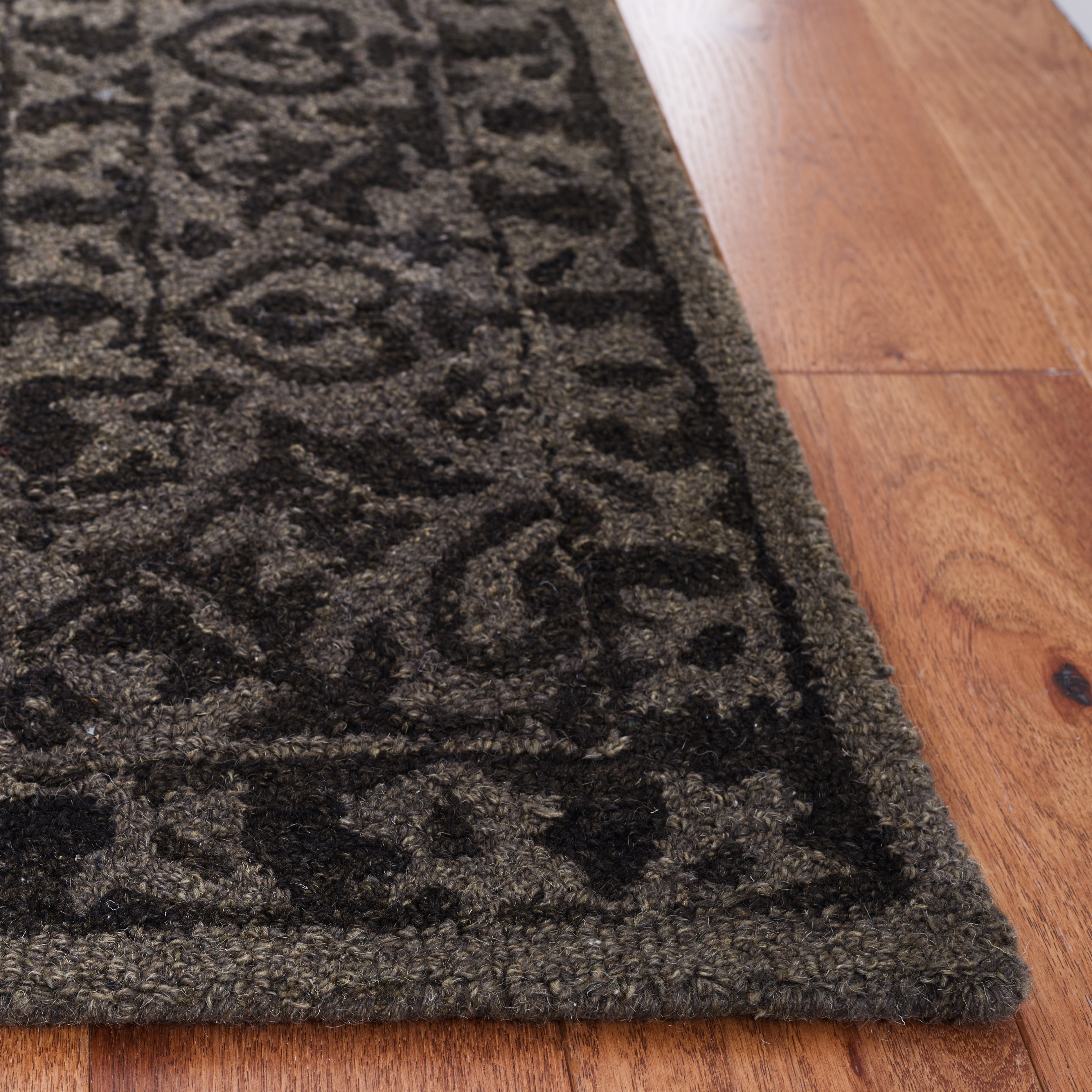 Safavieh Dip Dye Felicia Floral Area Rug, Dark Gray, 3' x 3' Square