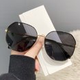 thumbnail image 4 of Lunettes de Soleil Polarisées Protection UV pour Femmes, Lunettes de Soleil HD HD GglassesT111 3, 4 of 4