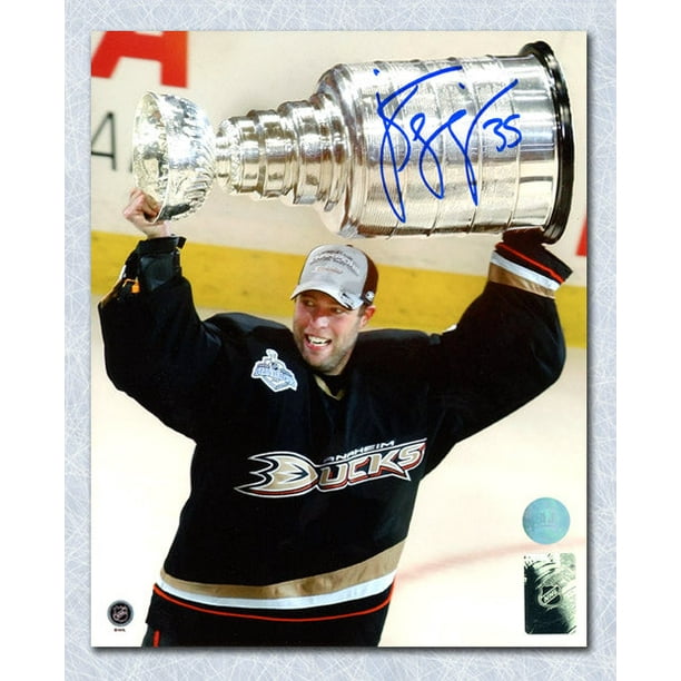 Corey Perry Anaheim Ducks Autographed 2007 Stanley Cup 8x10 Photo