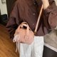 thumbnail image 3 of Bolso de piel suave estilo occidental para mujer, nuevo bolso de mano coreano texturizado para mujer, bolso bandolera informal y versátil con forma de almohada, 2025, 3 of 5