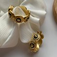 thumbnail image 4 of Pendientes retro vintage de oro viejo chapados en oro, pendientes de moda que no se golpean fácilmente, pendientes de gran sentido, construcción duradera, diseño unisex, 4 of 5