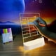 thumbnail image 4 of Pizarra luminosa LED | Tableta de escritura reutilizable con soporte | Pizarra luminosa portátil para dibujar y practicar | Superficie acrílica | Alimentación por USB | Incluye 7 rotuladores de color, 4 of 6
