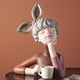 thumbnail image 3 of Figuras de chicas burbuja de estilo europeo, estatuas de posturas, decoración de mesa Chica Moderna Morada, 3 of 4