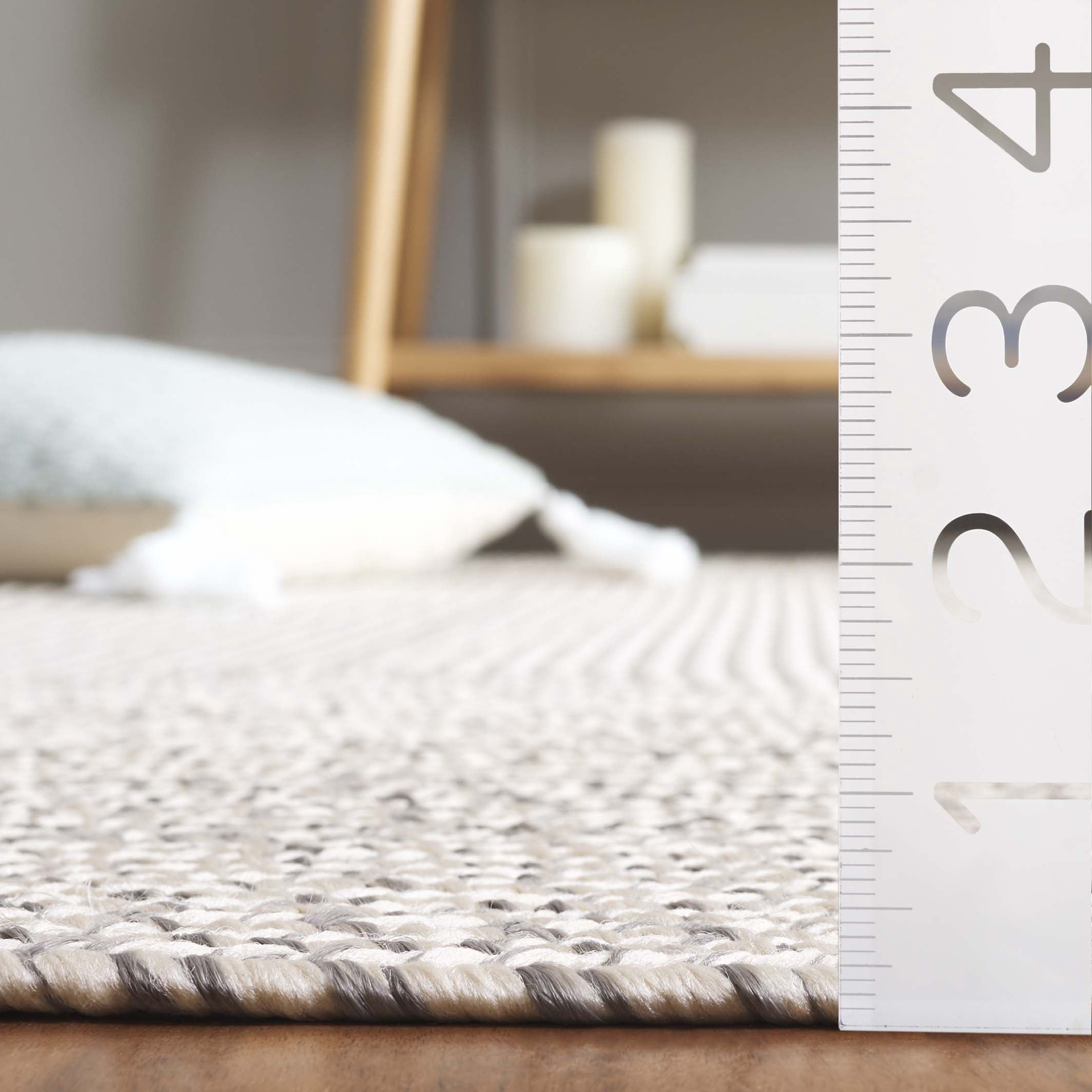 SAFAVIEH Braided Evangeline Bordered Machine Washable Reversible Area Rug, Ivory/Grey, 5' x 8'