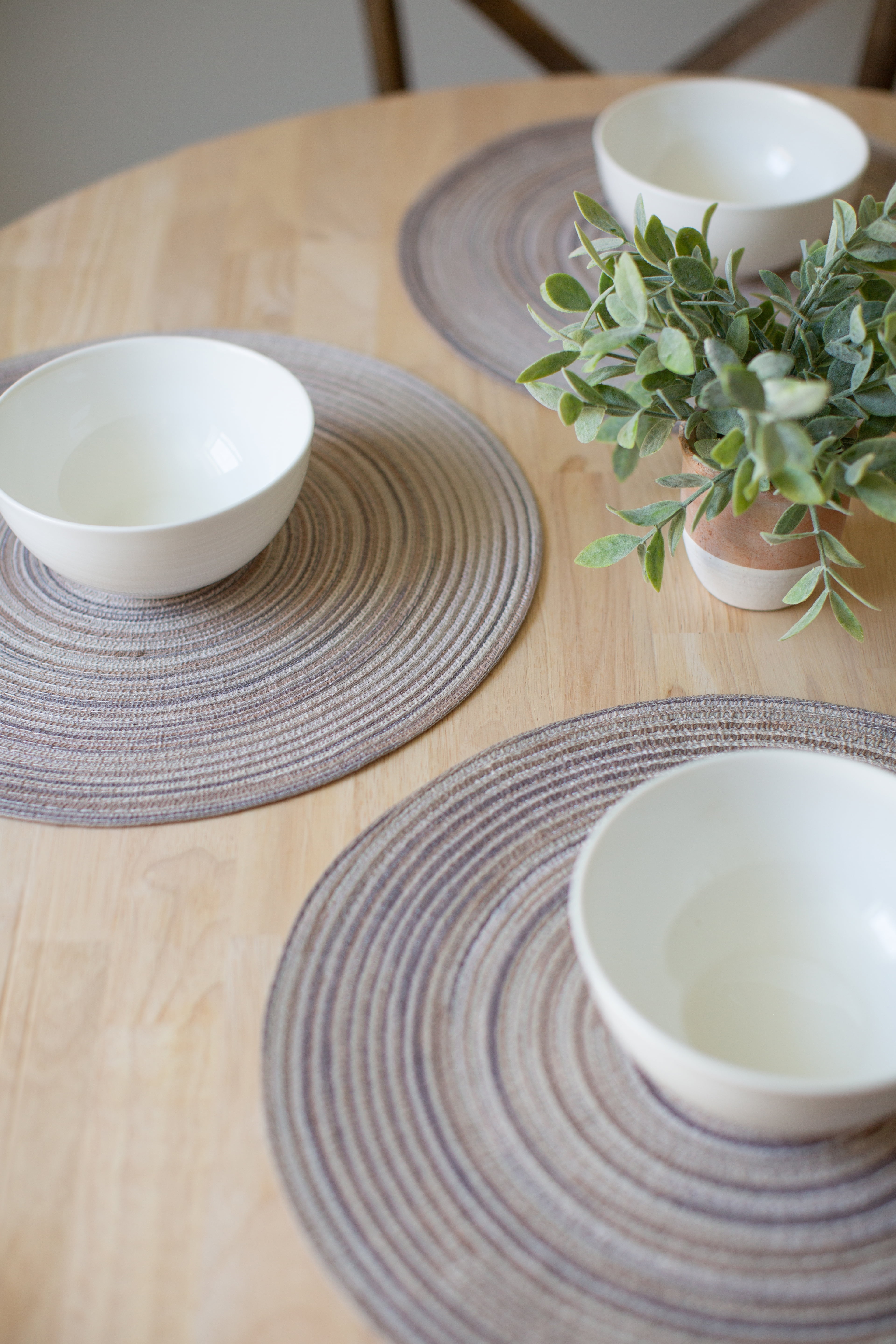 Mainstays Mars Ombre Stria Brown 15 Rd Placemat Walmart Com Walmart Com