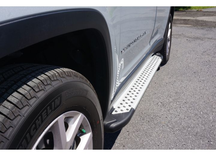 Romik 61317418 For 21-C Grand Cherokee L 3 Row 7 Seater RAL-S Side Steps Silver