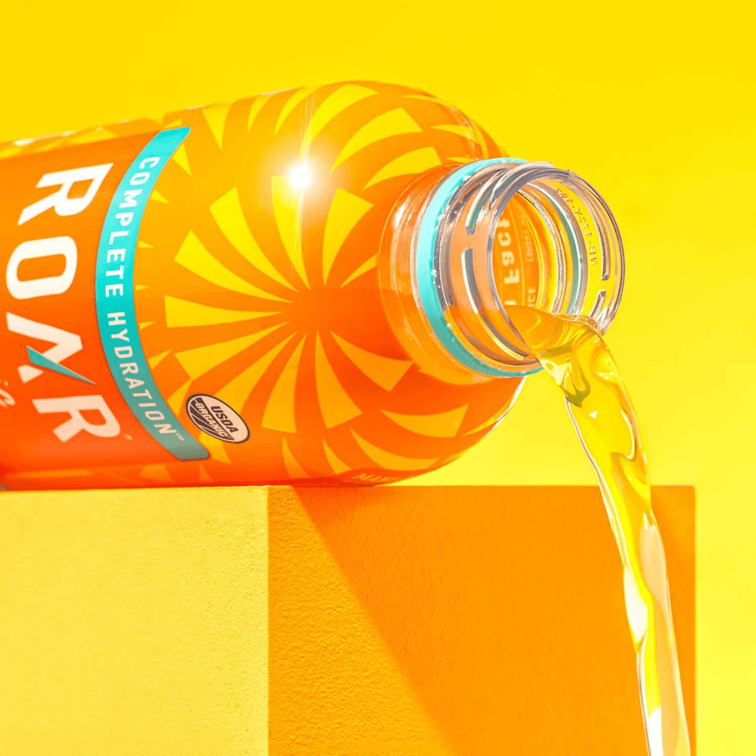 Roar Organic 18 fluid ounce bottle,  Mango Clementine Beverage