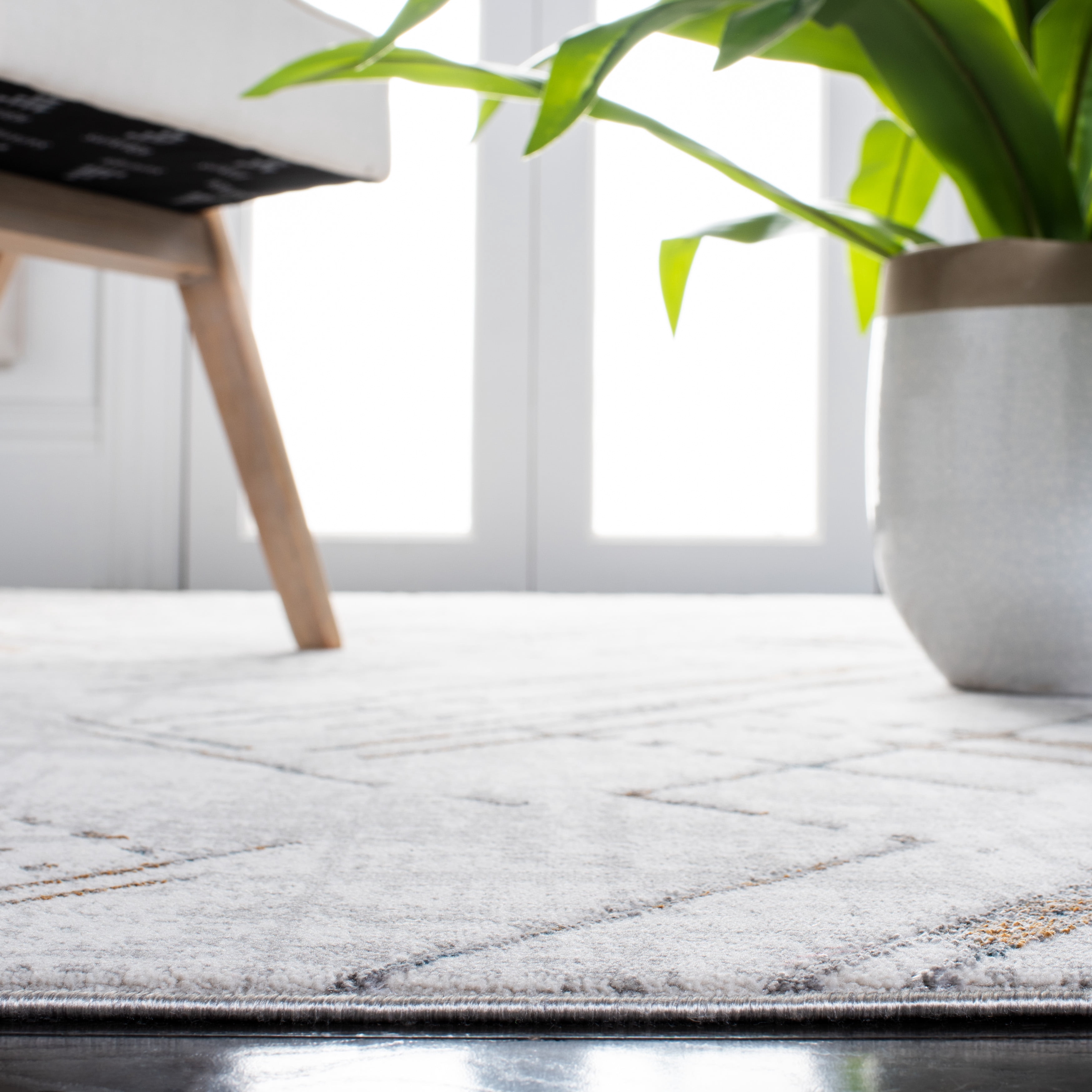 SAFAVIEH Sonoma Mattie Abstract Runner Rug, Ivory/Grey, 2'2" x 9'