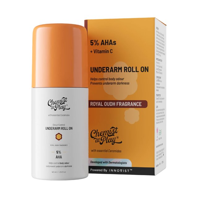 Chemist at Play UnderArm Roll-On con 5% de ácido láctico AHA y 1% de ácido mandélico | Previene el olor corporal, ilumina la piel y exfolia las axilas | Para pieles sensibles | Fragancia real de Oudh