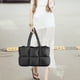 thumbnail image 4 of Bolso de Hombro para Mujer, Elegante y Moderno, con Cremallera, Ideal para Viajes, Escuela, Trabajo, Desplazamientos y Escapadas de Fin de Semana., 4 of 6