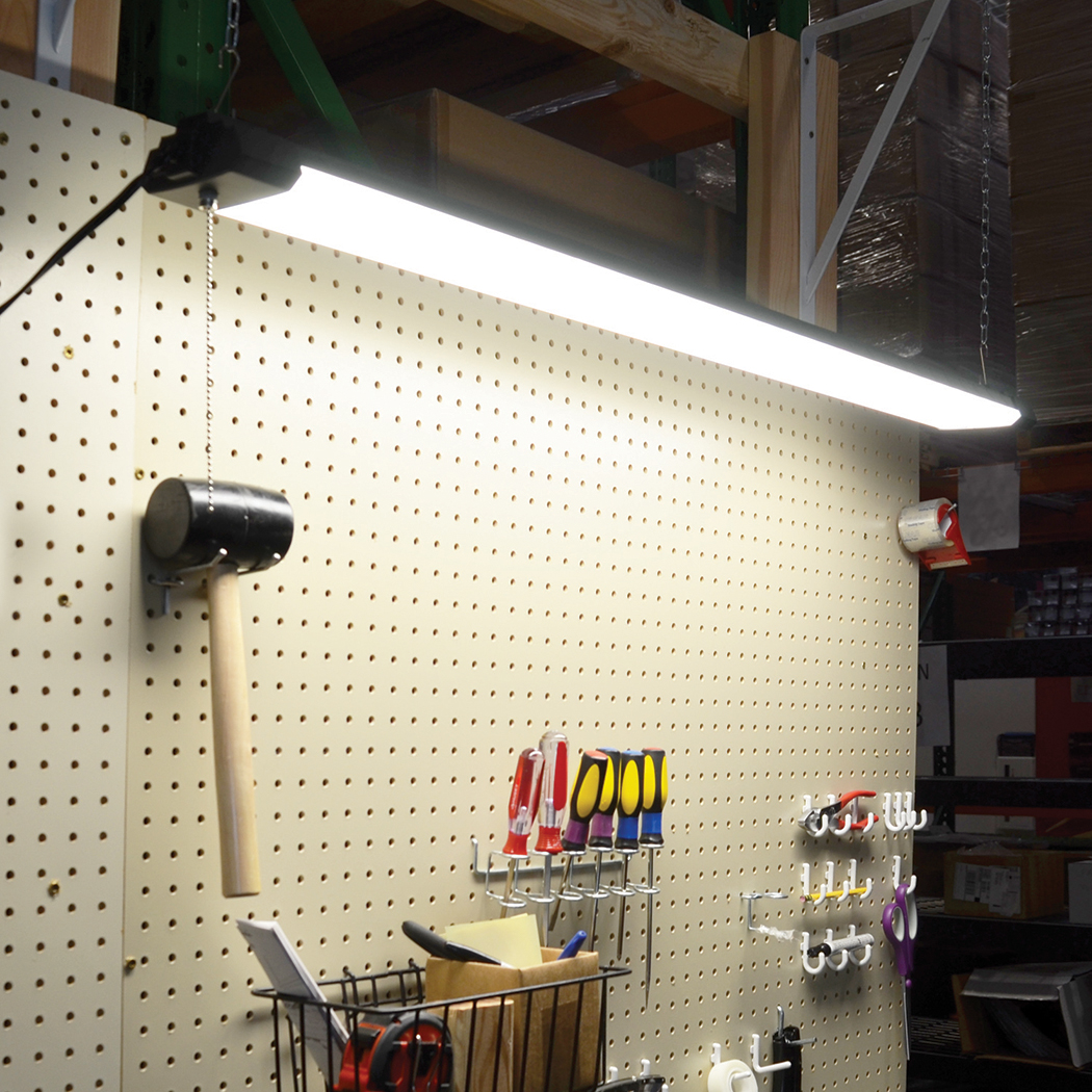 4ft LED Shop Light 10,000 / 5000 Lumen, 105-Watt, Linkable