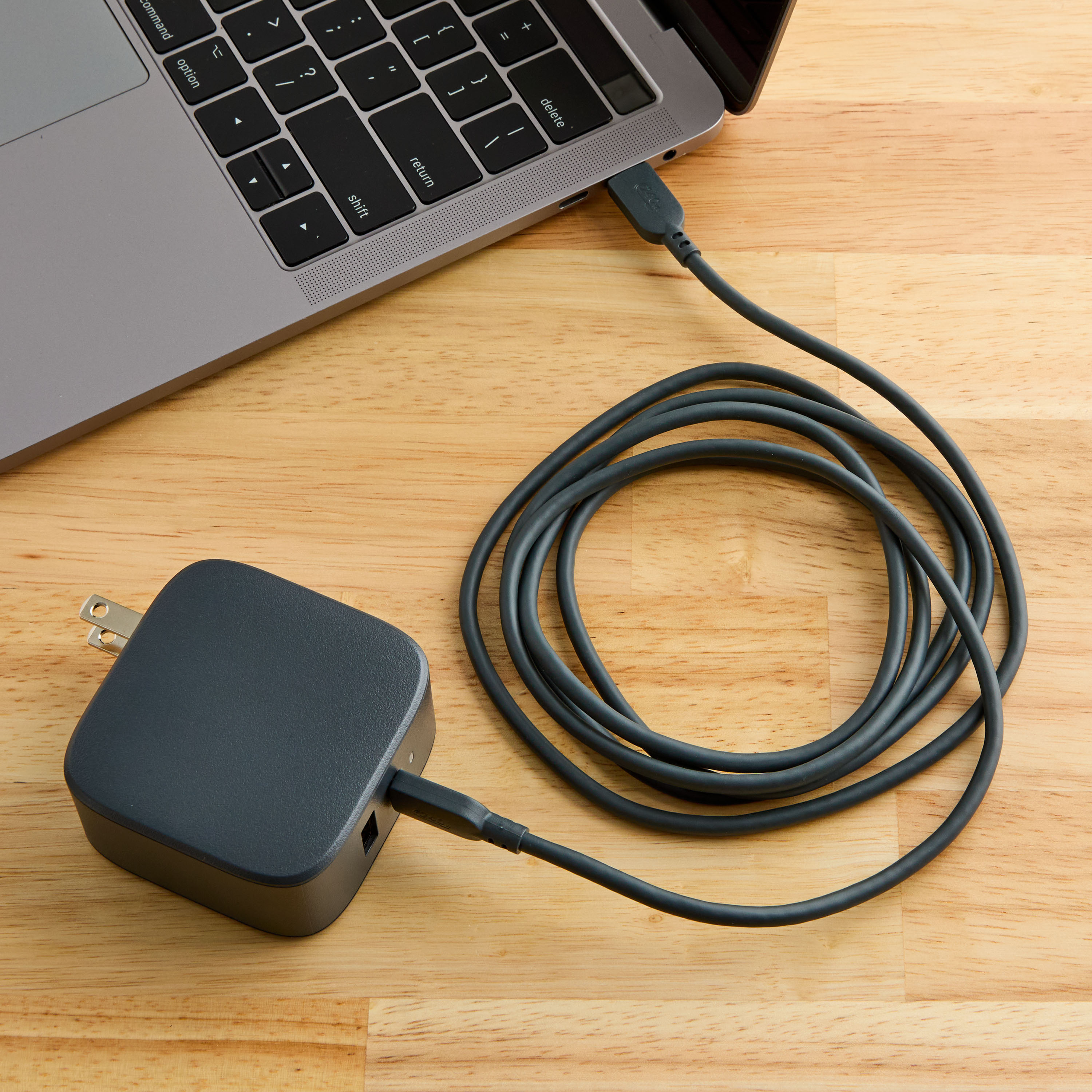 Cargador de laptop onn GAN 65W 12W compatible con Apple, Dell, HP, Asus, Acer, Lenovo, Samsung, Sony, Gris 2