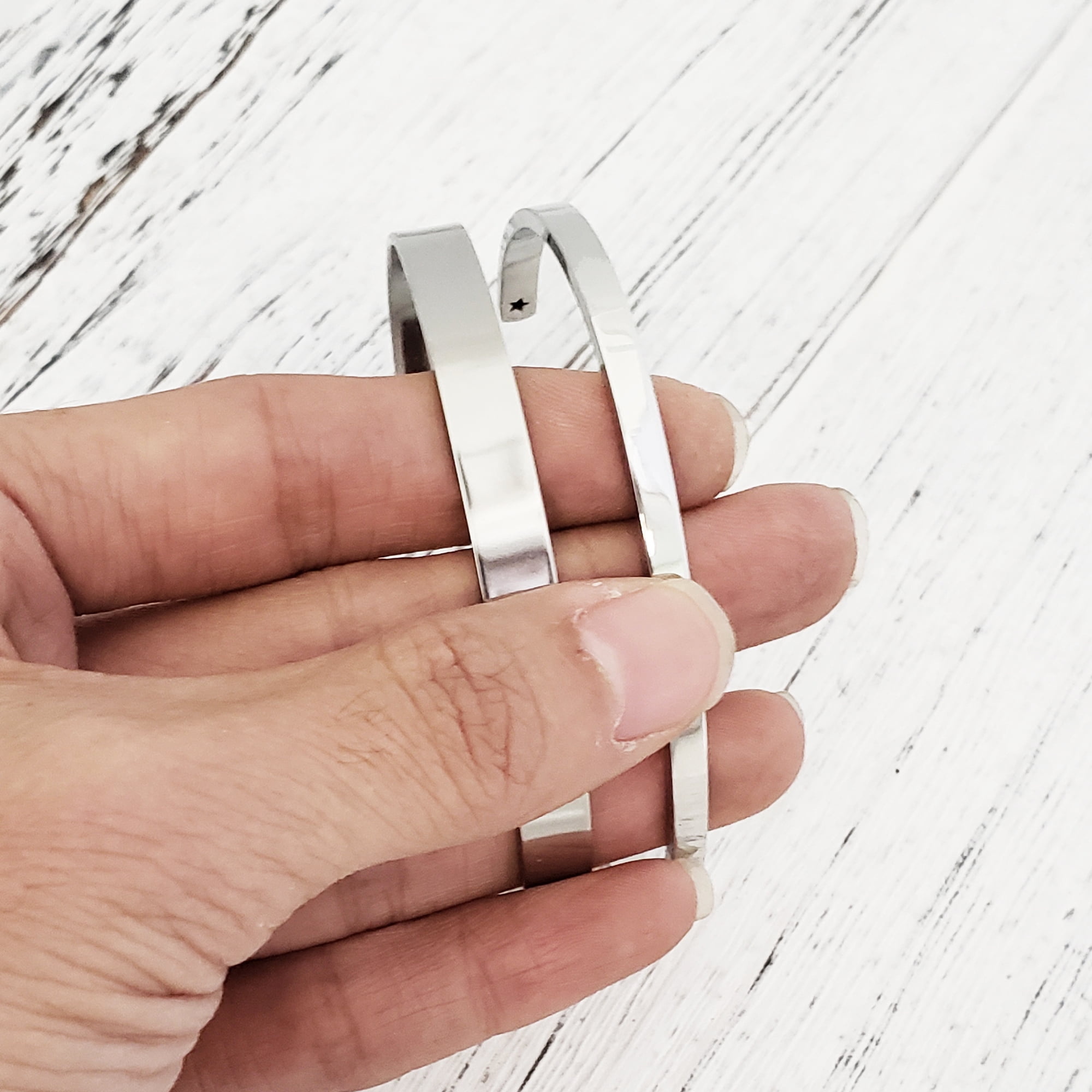 Anavia Custom Chrsitmas Gift for Him Personalized Couple's Bracelets Matching Engravable Coordinates Bangles with FREE Gift Box Ships Next Day [M-Silver |W-Silver]