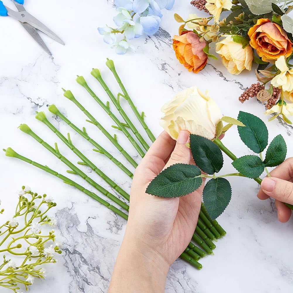 100Pcs 9.84inch Artificial Flower Stem Floral Wire Stem Plastic Rose Stem Floral Arranging Stem Wrap Green Flower Rod for Wedding Bouquets Flower Arrangement 100pcs