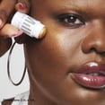 thumbnail image 4 of Crema humectante Highlighter Milk Makeup Strobe (dorada), 6 ml, vegana, 4 of 6