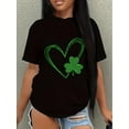 thumbnail image 1 of Camiseta de trébol del Día de San Patricio con estampado de trébol y corazón. Camiseta negra suave e informal de cuello redondo. Ideal para salidas de primavera y verano., 1 of 6