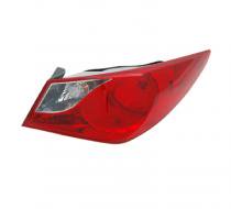 HYUNDAI Parts 92402-3Q000 Passenger Side Taillight Assembly Outer
