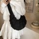 thumbnail image 5 of Bolso Mano Acolchado Hobo Media Color Sólido Con Nube Fruncida para Mujer, 5 of 8