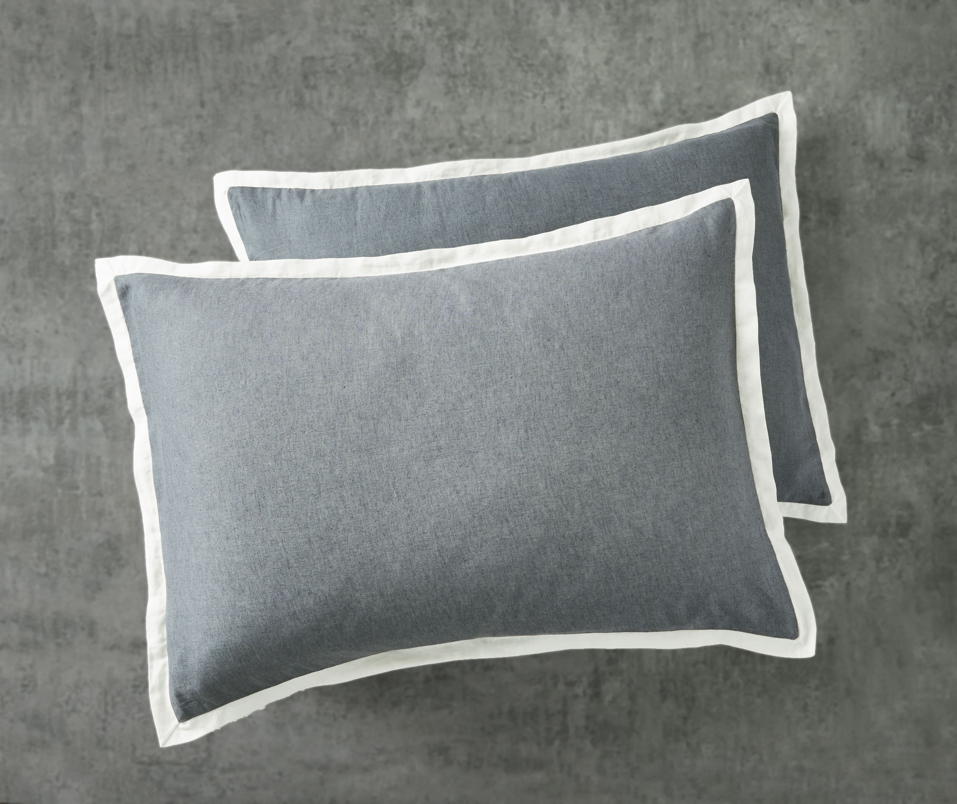 Better Homes & Gardens 3-Piece Soot Grey Linen Duvet Set, Adult Double/Queen, Corner & side interior ties. Hidden Button Closure. Envelope Closure on Shams.