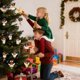 thumbnail image 4 of Adornos navideños, adornos navideños, juego de adornos de madera con la pequeña Angela sonriente de pelo negro rizado, árbol de Navidad latino Afro y colgante para ventana, juego de colgante de angeli, 4 of 4