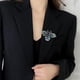 thumbnail image 4 of Broche de Joyería Retro con Forma de Abeja de Perla de Concha de Moda Animal Regalos de Moda Broches para Mujer Alfiler de Aleación Adorno de Alfiler de Diamantes de Imitación, 4 of 4