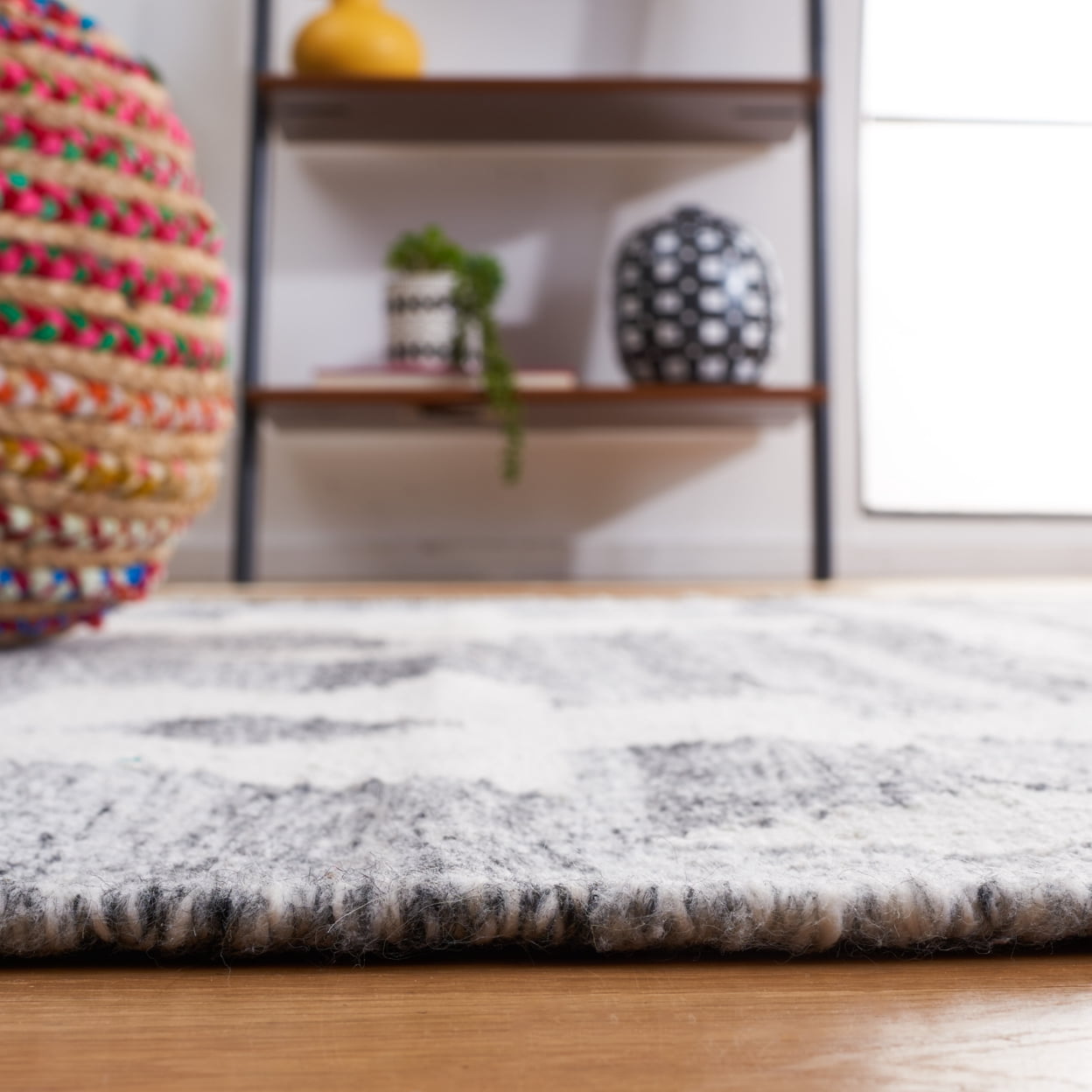 SAFAVIEH Kilim Trochez Geometric Area Rug, Grey/Ivory, 8' x 10'