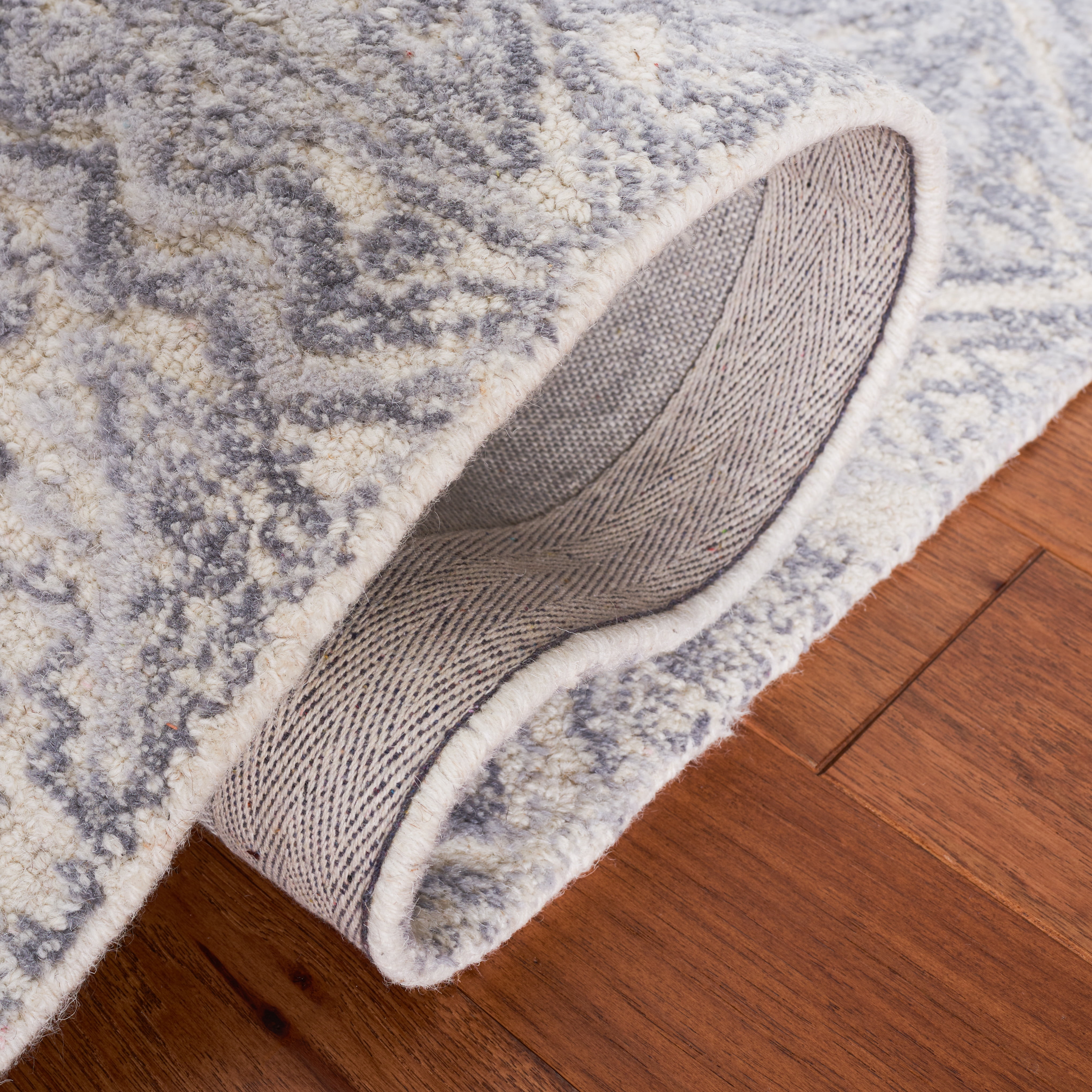 SAFAVIEH Metro Kathleen Diamond Runner Rug, Grey/Ivory, 2'3" x 9'