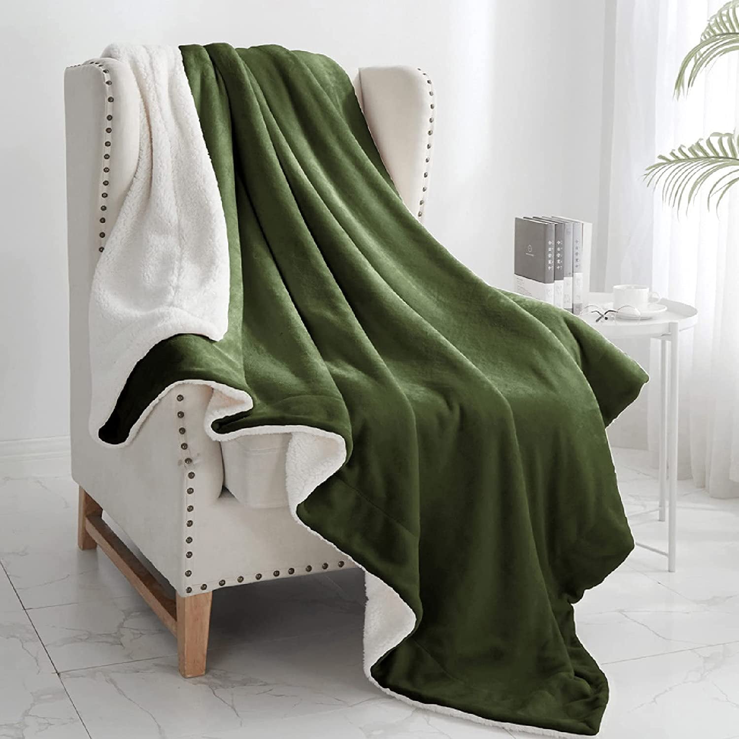 Green 50x60 Fleece Blankets Throw Size Green Throw Blankets for Couch Christmas Decorations Gifts for Women Cozy Bed Blankets Microfiber Dual Sided Fuzzy Throw Fit Sofa Thick Blanket Plush Warm