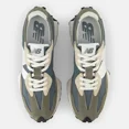 thumbnail image 4 of New Balance 327 [MS327CR] Men Casual Shoes Olive Green/Beige, 4 of 5