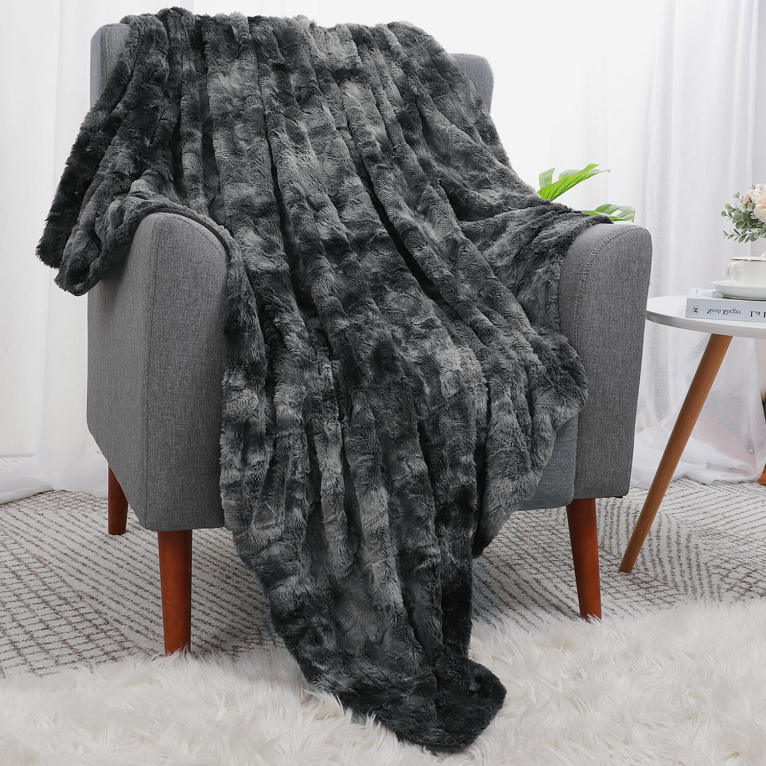 PiccoCasa Double Sided Faux Fur Blanket 50"x60" Long Shaggy Throw Blanket, Black - image 2 of 6